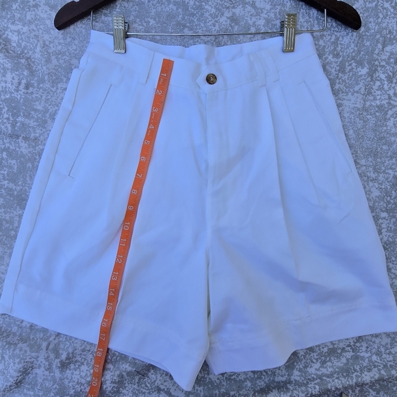 Hunt Club Classic White Shorts - Picture 4 of 10